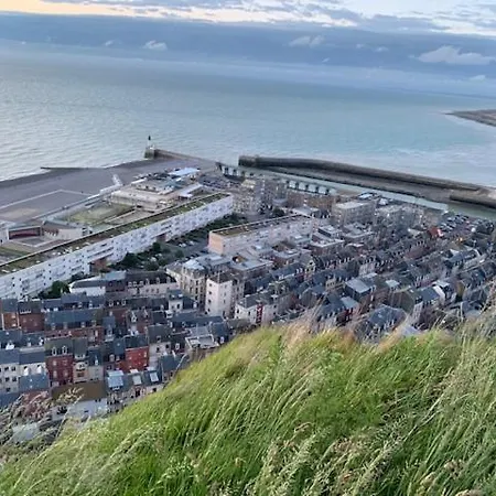 La Maison Bleue, Proche De بيت للعطل