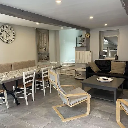 Vakantiehuis La Maison Bleue, Proche De